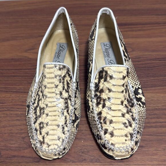 Diane B. Milano Snakeskin Moccasin Style Loafers in Tan & Brown. Size 37. - Picture 1 of 8